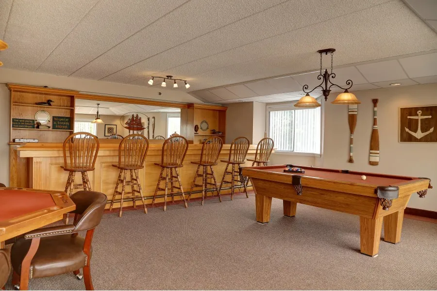 River Club - Bar and Pool Room