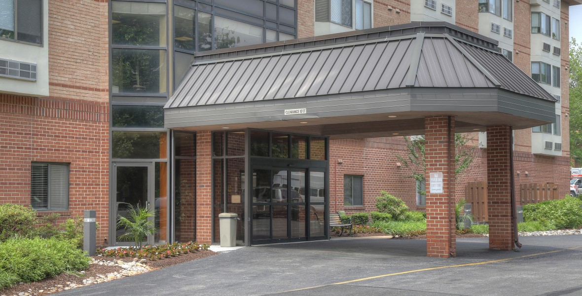 River Club - Covered Side Entrance
