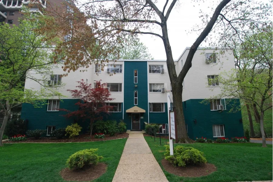Arlington Boulevard Apartments
