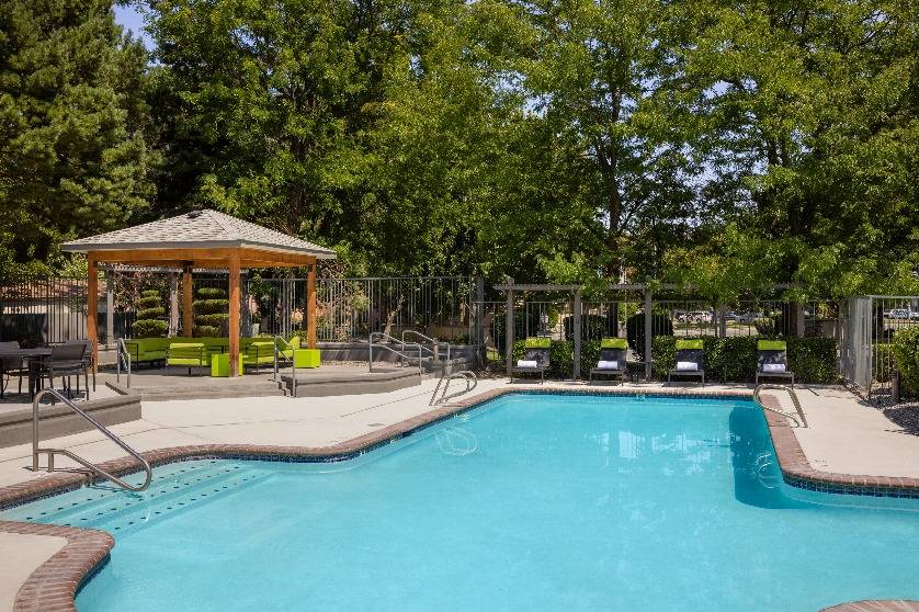 Sparkling Pool Deck | Apartments For Rent Kennewick Wa | Crosspointe Apartments
