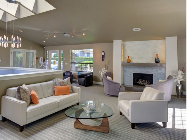 Spacious Community Club House | 2 Bedroom Apartments Renton WA | 2000 Lake Washington Apartments