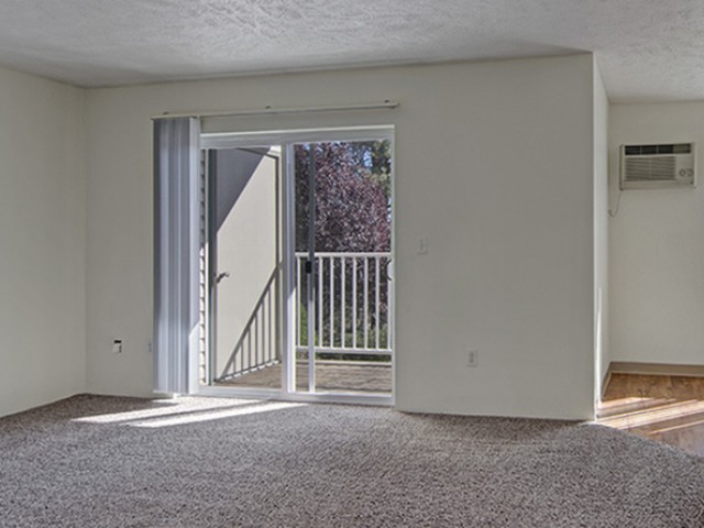 Image of Patio/Balcony for Deer Run at North Pointe Apartments