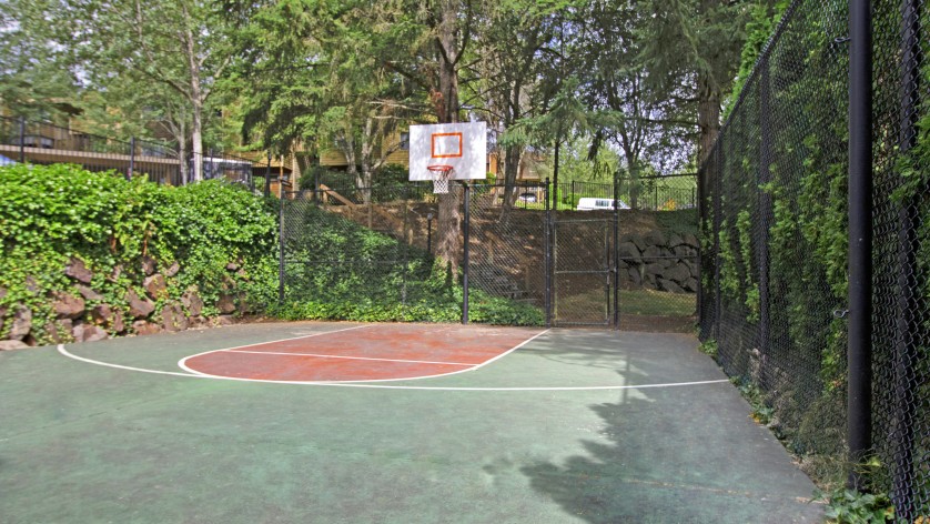 Taluswood Apartments Ourdoor Basketball Courts  |   Apartments In Mountlake Terrace, WA | Taluswood Apartments