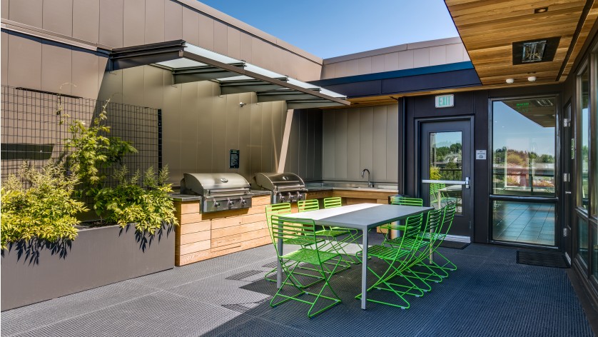 Rooftop Deck with BBQs and Picnic Area | Augusta Apartments | University District apartments