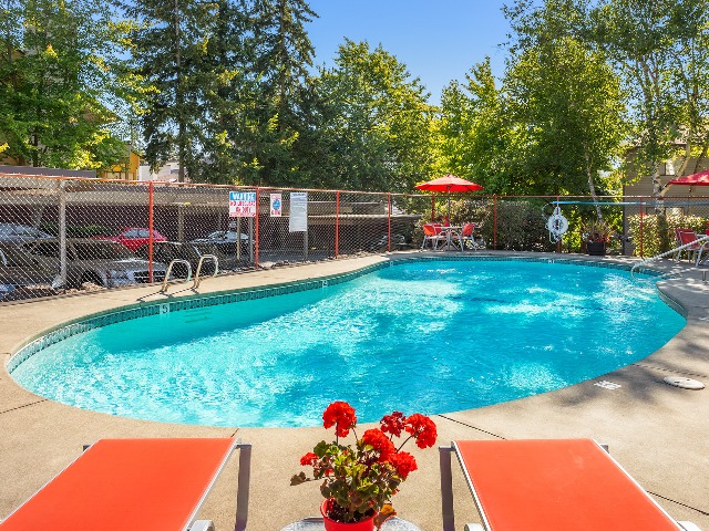 Sparkling Pool and Deck Area | Federal Way Washington Apartments | The Argyle