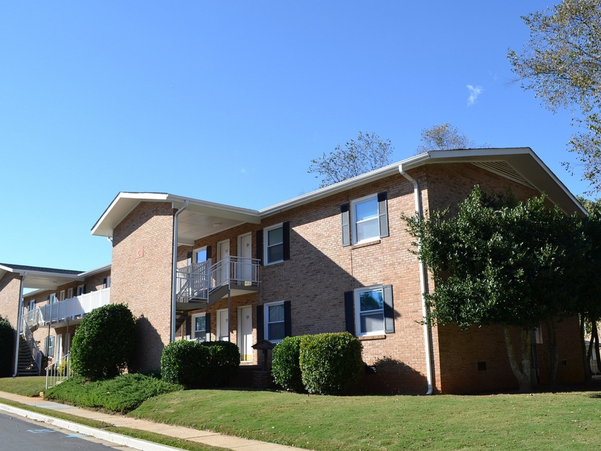 Photos Apts For Rent in Spartanburg SC Park Square 13 Beds