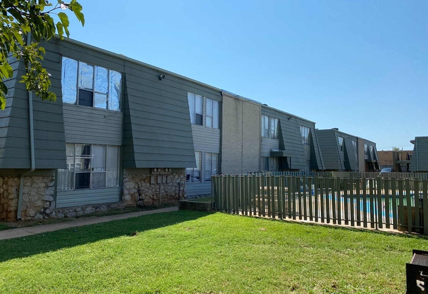 Windsor Gardens Apartments In Yukon, OK