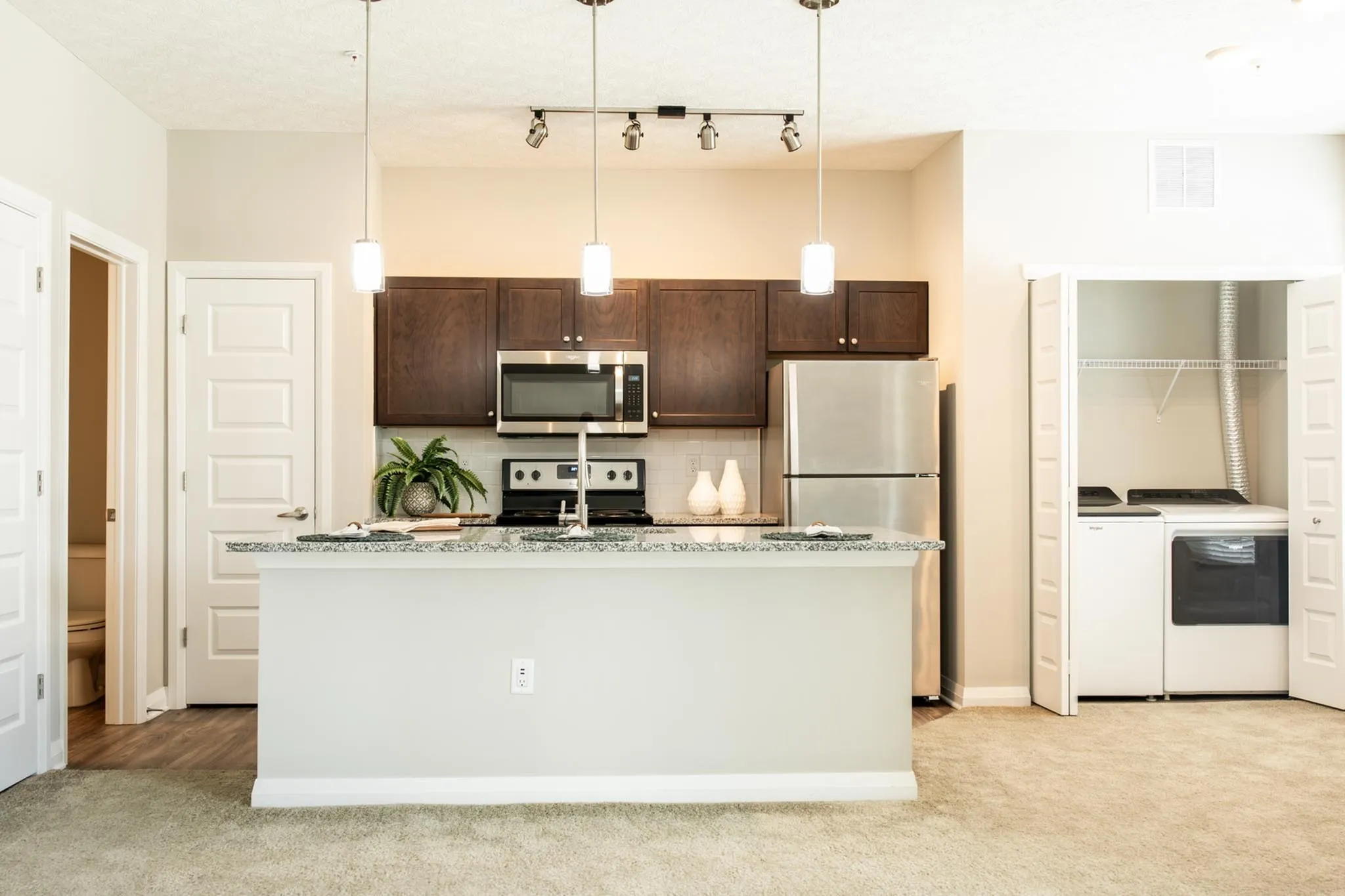 Photos Graceland Flats Apartments in Clintonville, OH Find your home within the Columbus