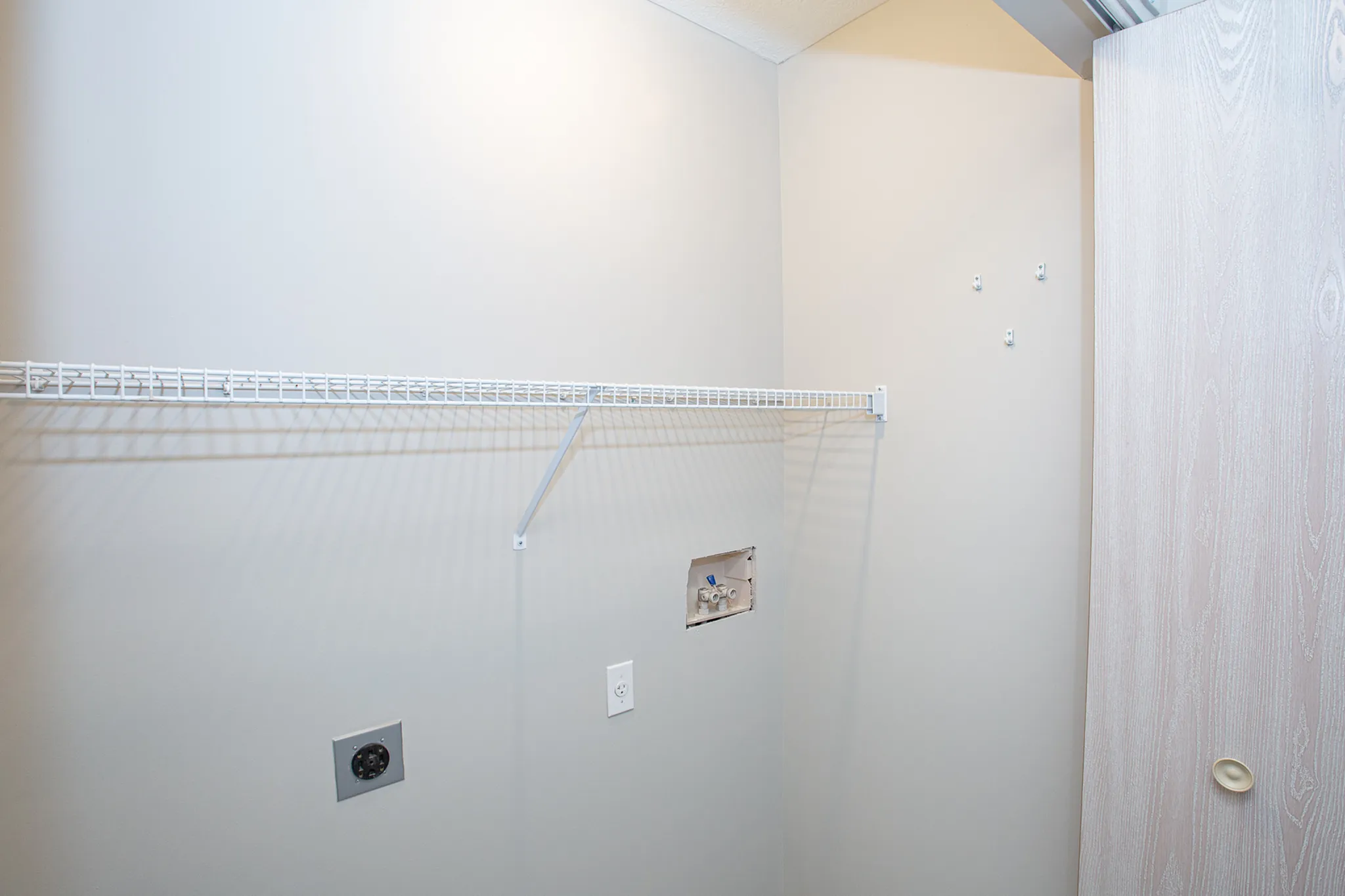 Washer/Dryer Hookups