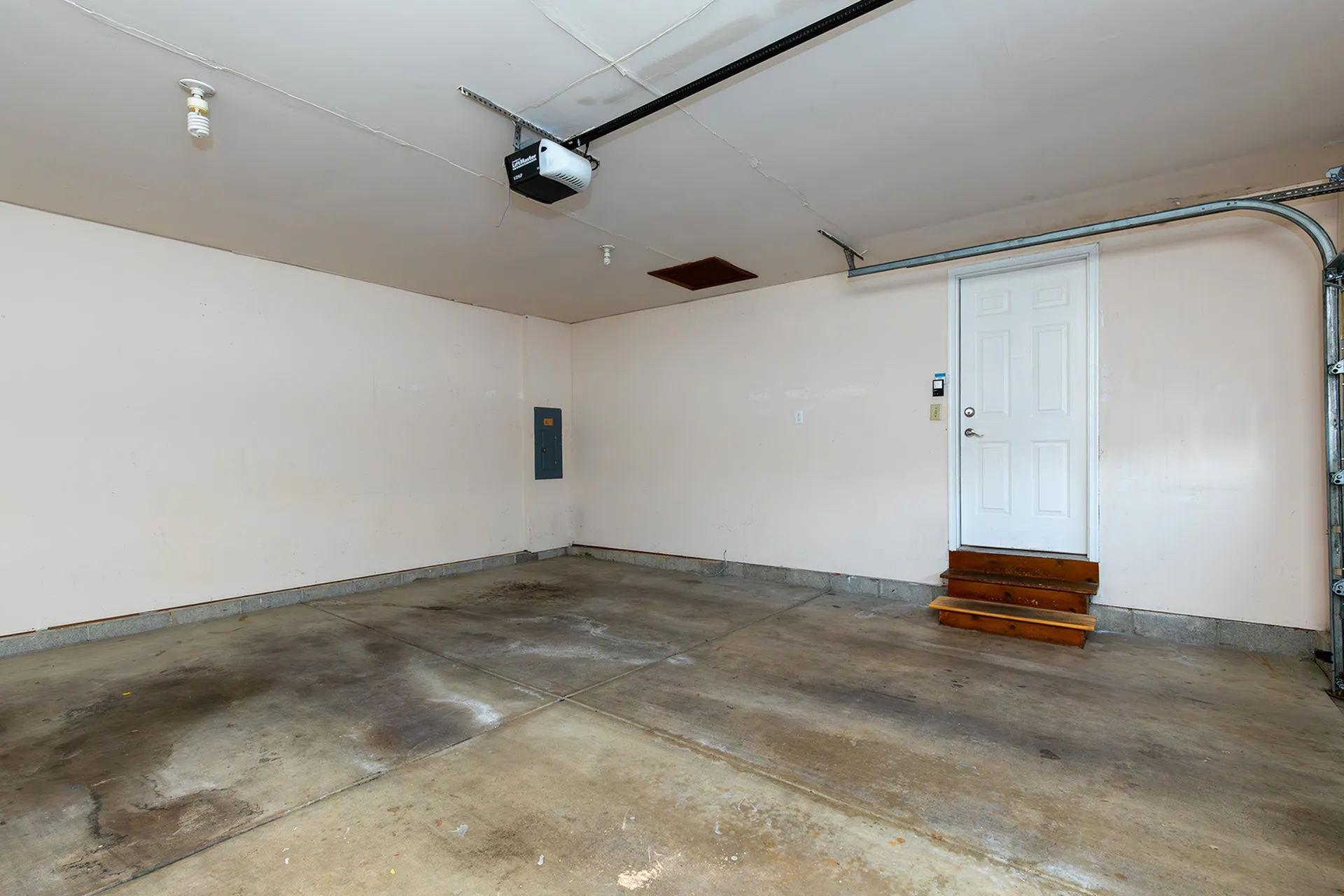 Attached Garage