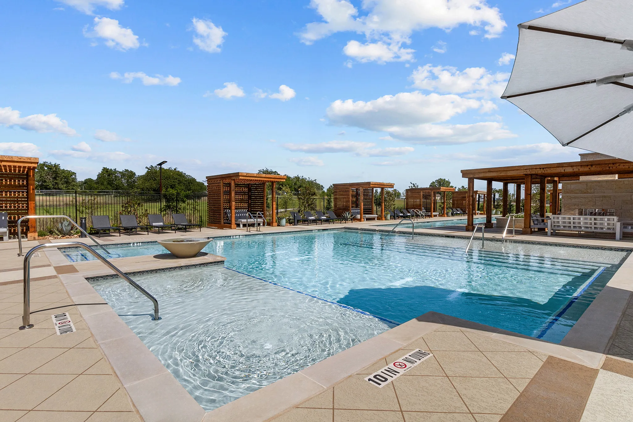 Spacious Community Clubhouse, Mansions Eight65, Single Family Rental Homes, Round Rock Apartments, 1-4 Bedroom Apartments, Resort-Style Swimming Pool, Hutto Apartments