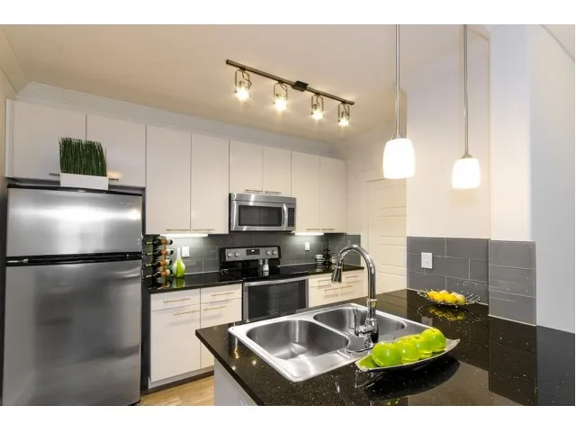 Elegant Kitchen | Apartments Seabrook TX | The Towers of Seabrook