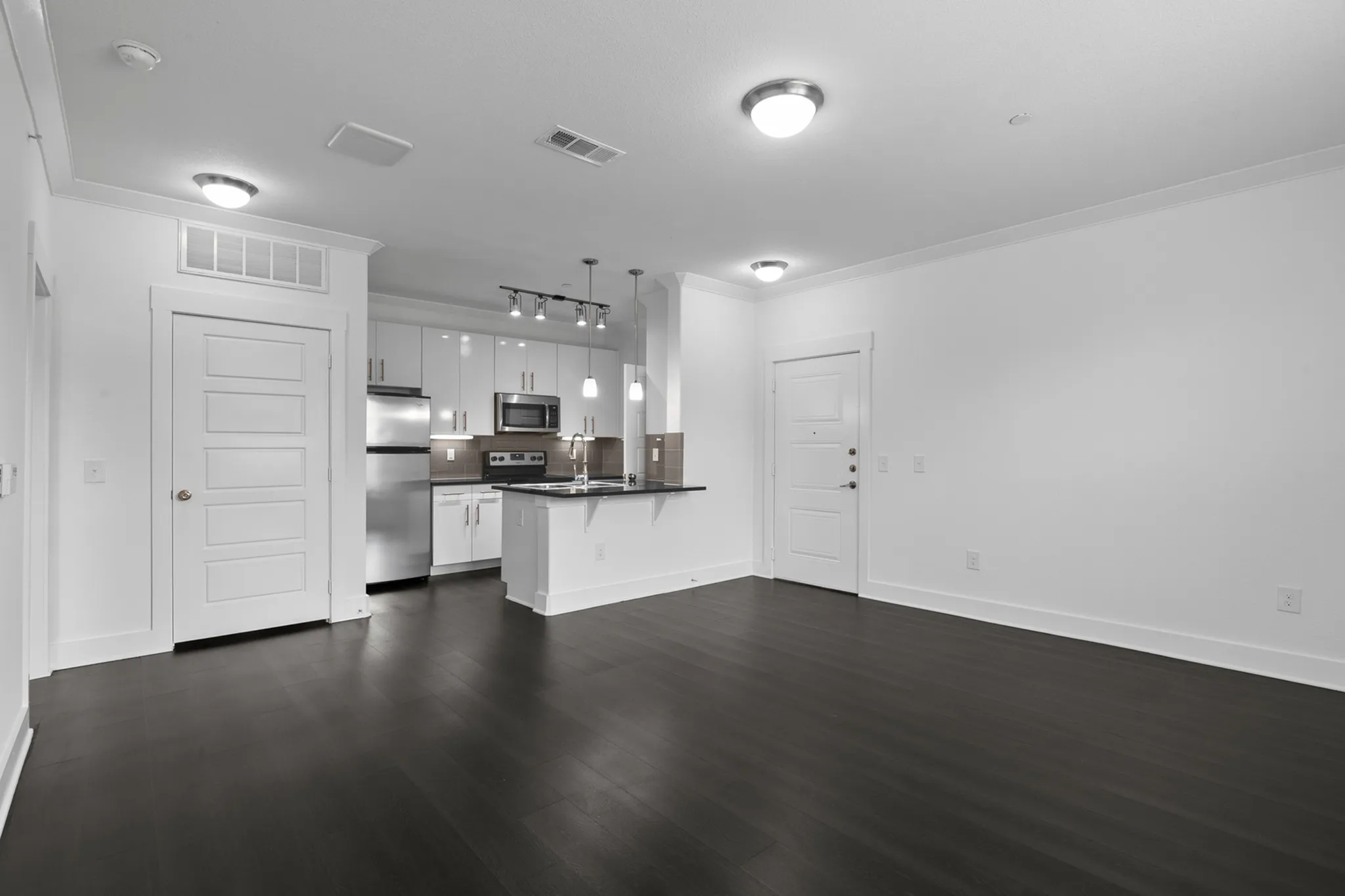 Floor Plan 1 Stainless Steel Appliances | Apartments Conroe | The Towers Woodland