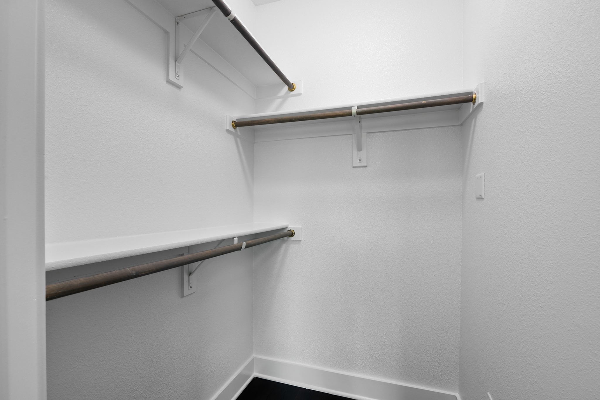 Floor Plan 1 Closet | Apartments Conroe | The Towers Woodland