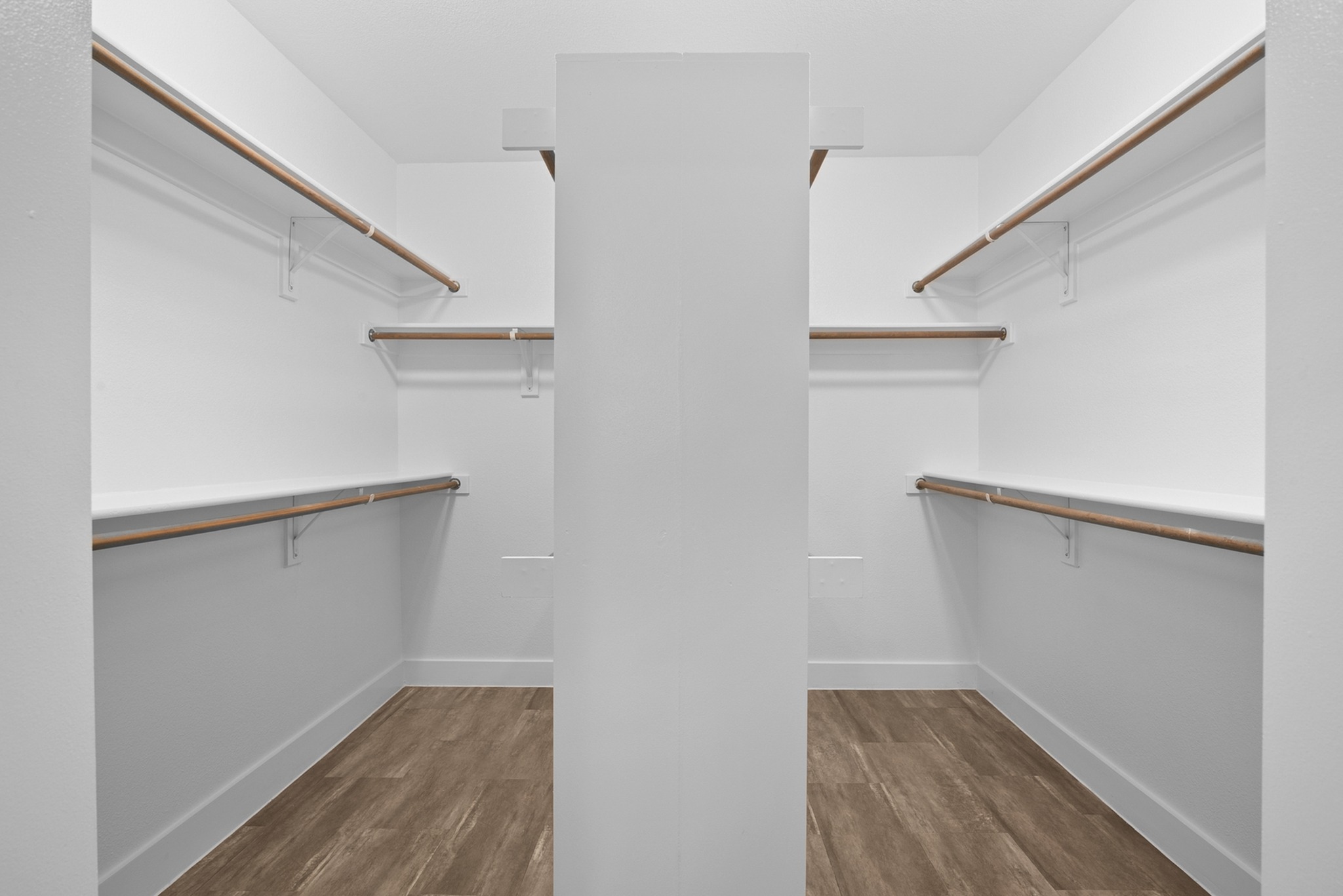 Floor Plan 6 Walk-In Closet | Conroe Apartments | The Towers Woodland