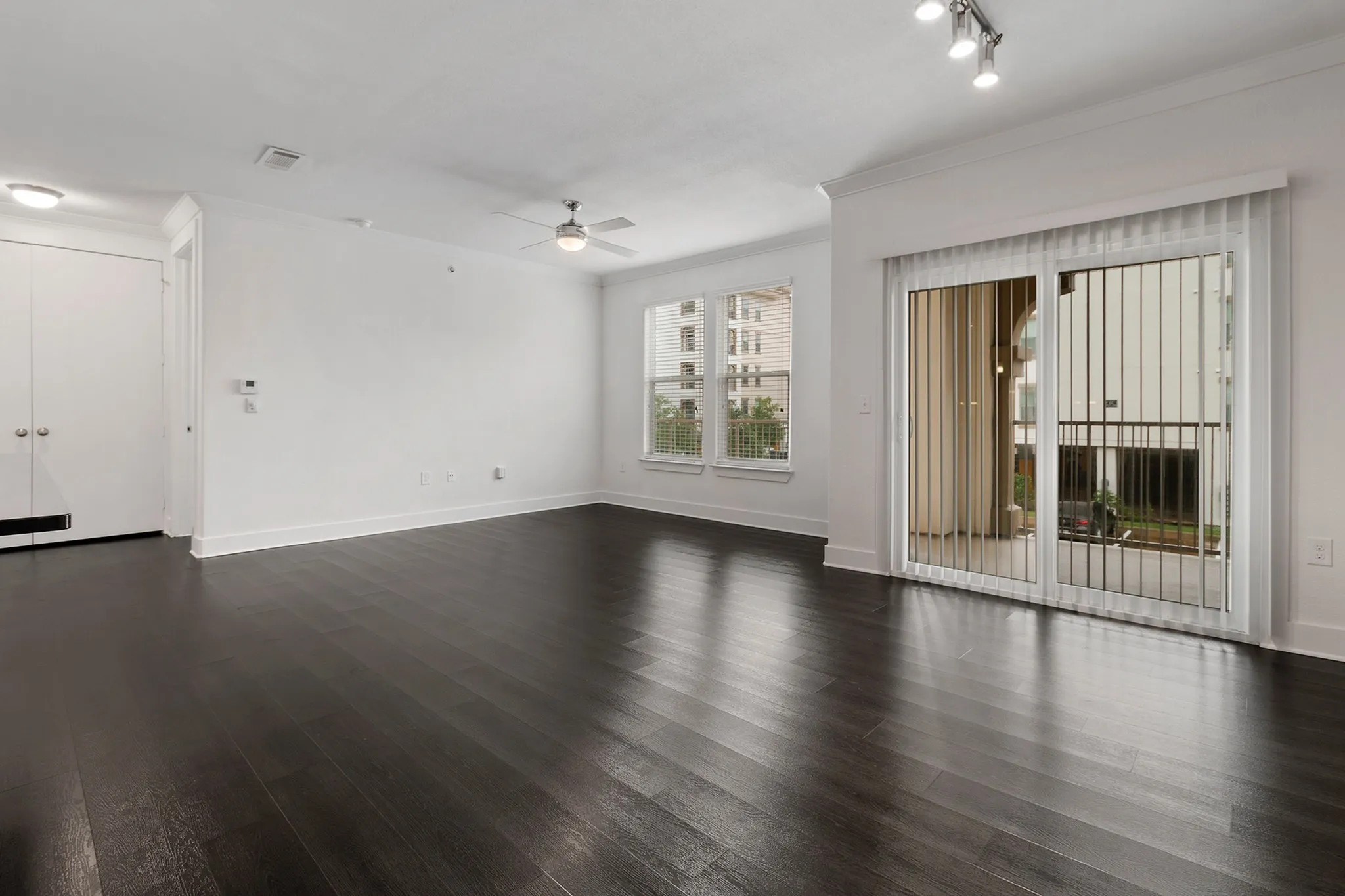 Living Room/Dining