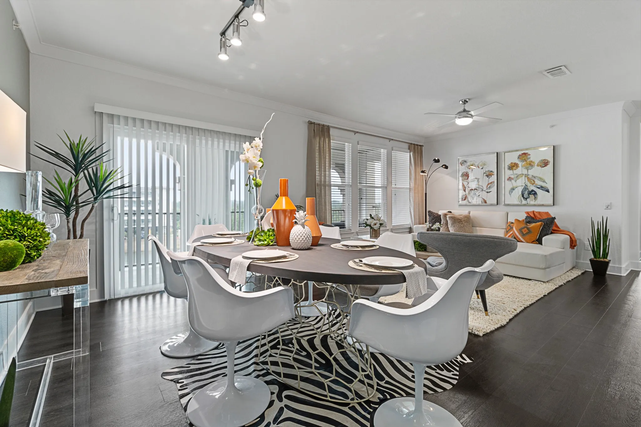 Living Room/Dining