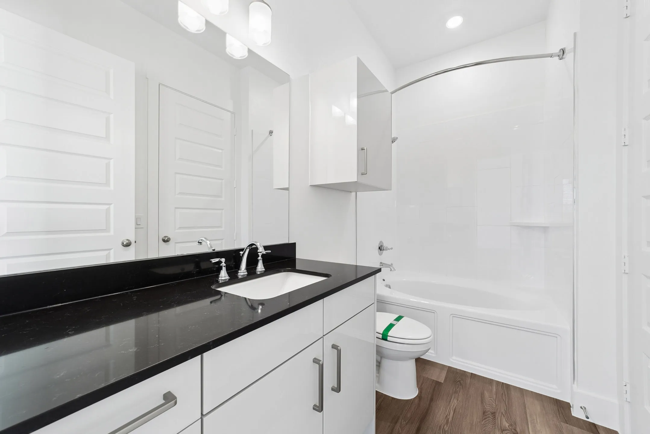 Floor Plan 1 Bathroom | Apartments Denton | The Luxe of Denton