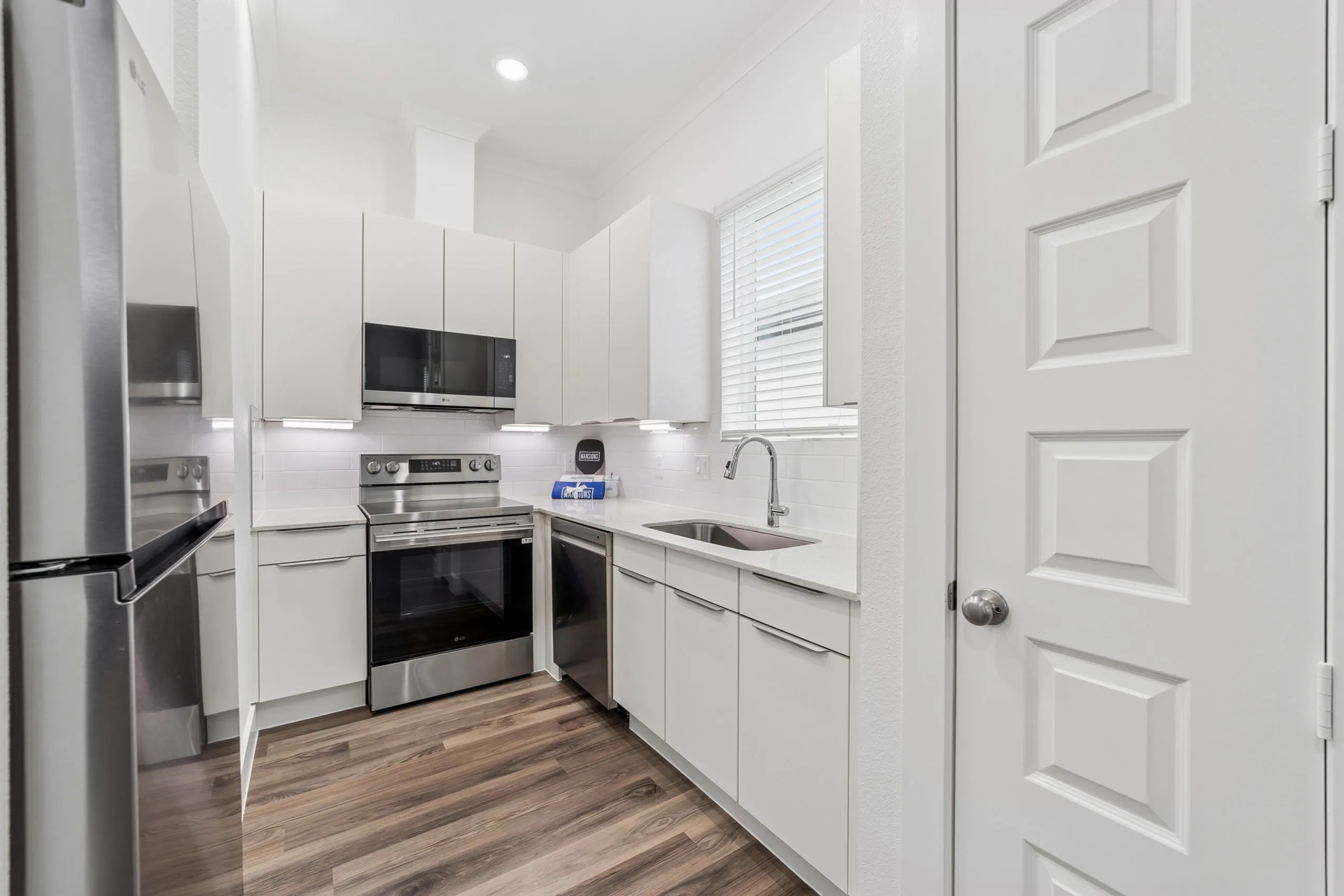 Kitchen | Apartments Denton | The Mansions of Denton