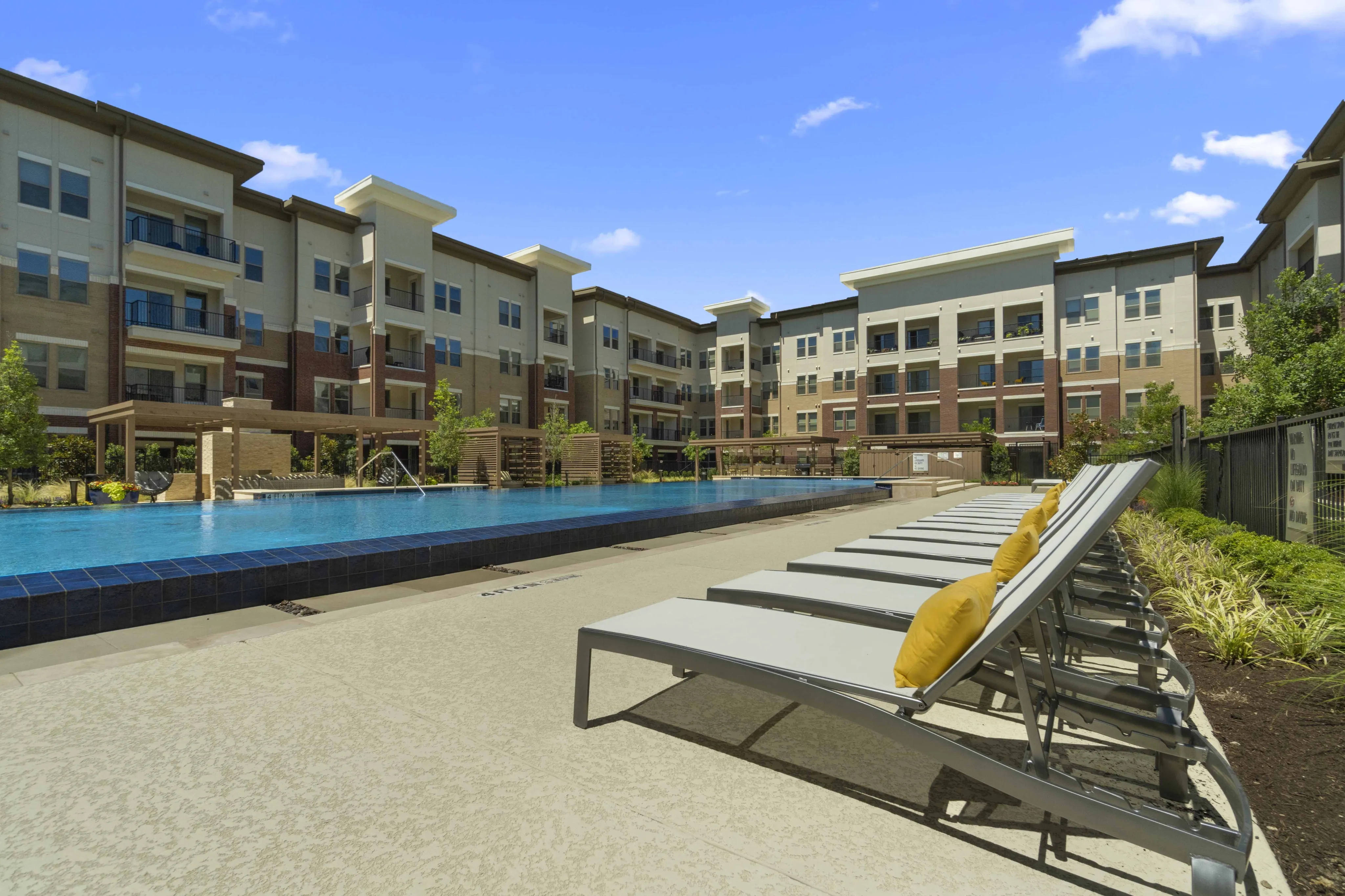 Towers Mercer Crossing-Pool