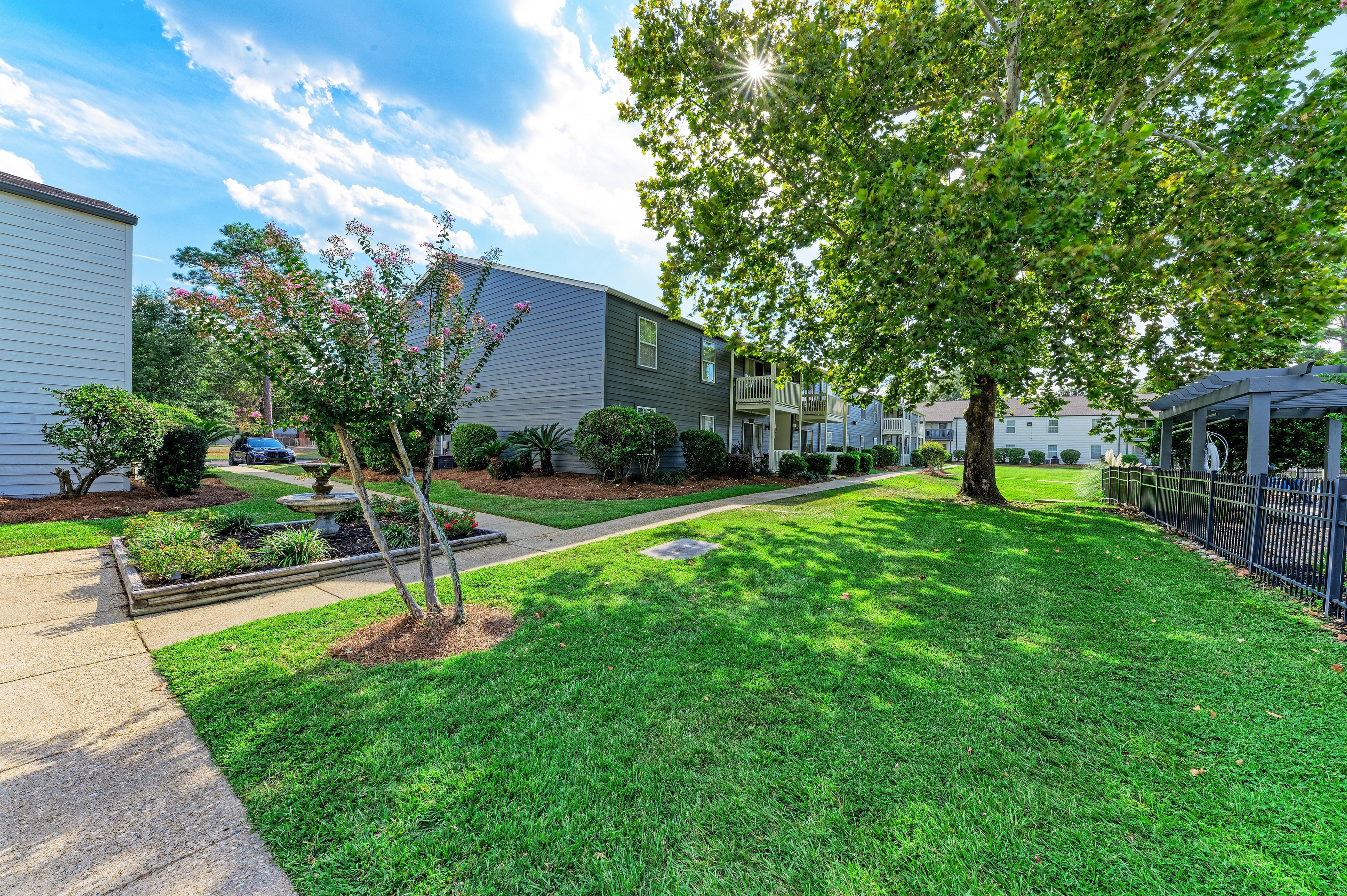 View Photos & Take A Virtual Tour | Arbor Walk