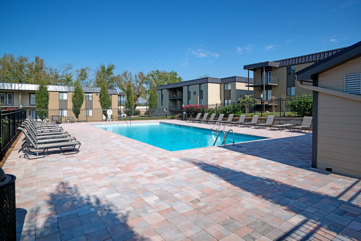Avenue Pool