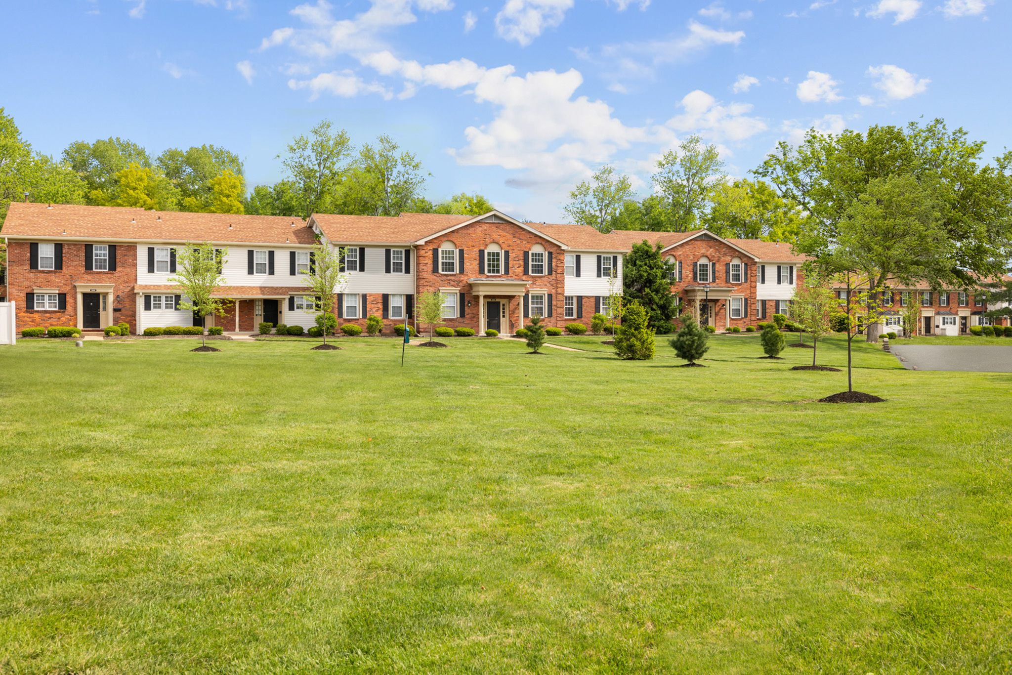 Comparing Apartment vs. Townhome Space in Chesterfield, MO (2026)-image