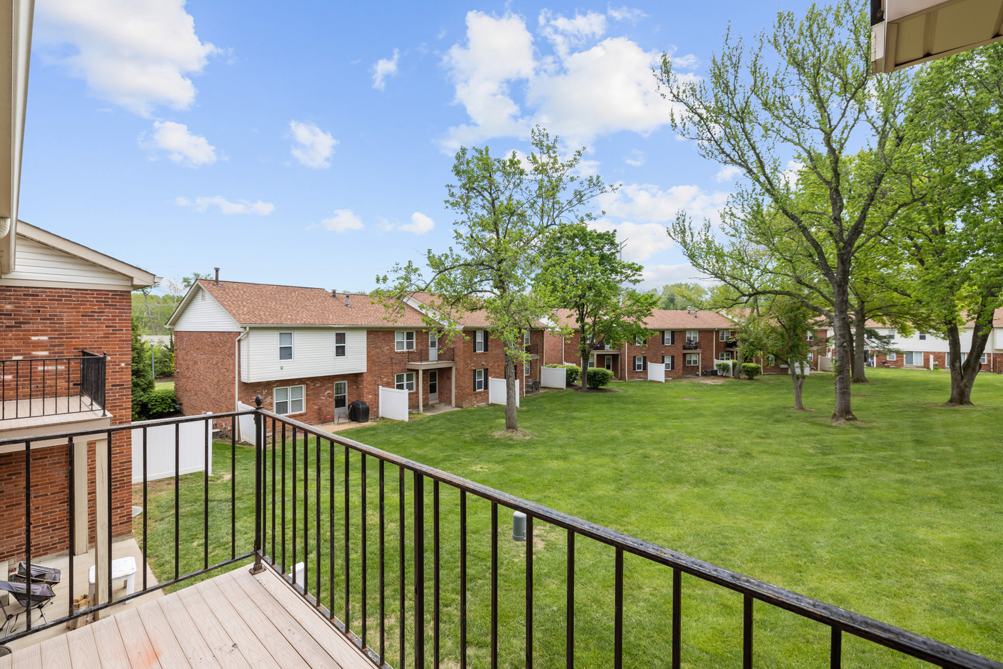 Comparing Pet-Friendly Apartments in Chesterfield, MO (2026)-image