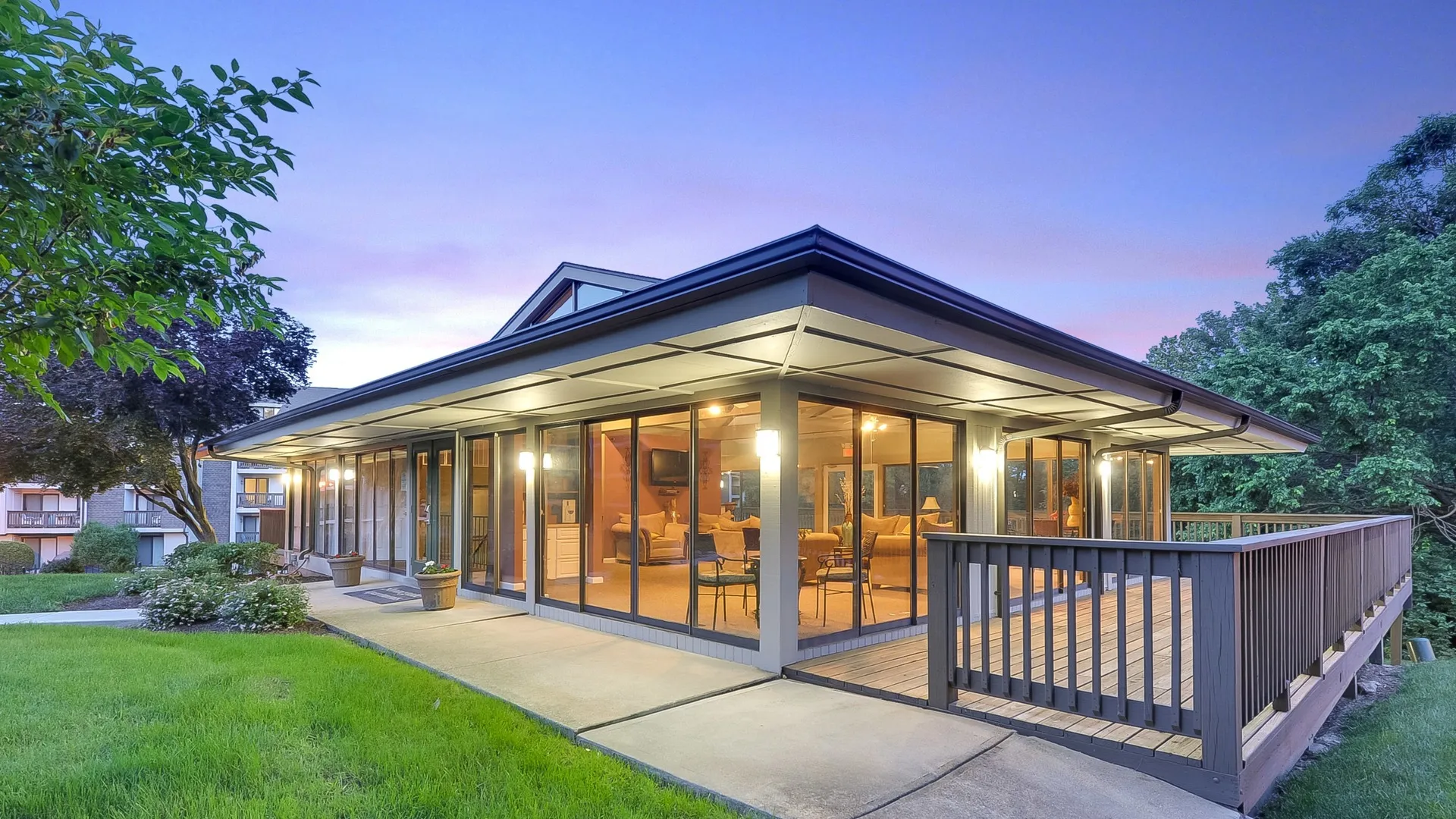 4.7 Stars on Google | Stonegate Apartments | Manchester, MO Apartments