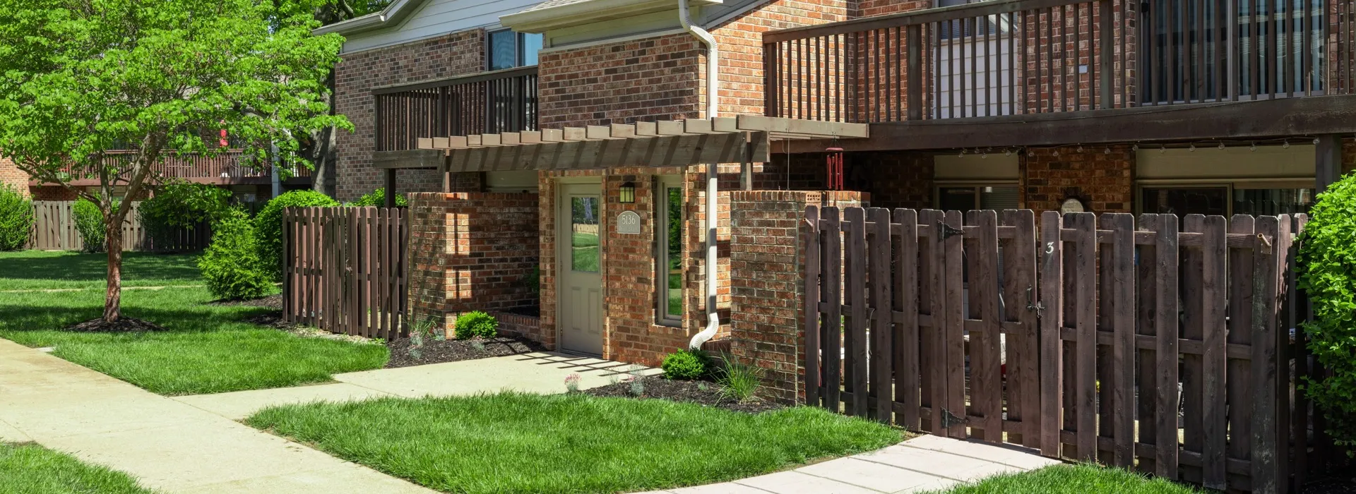 Deerfield Apartments Exterior | Apartments near St Louis