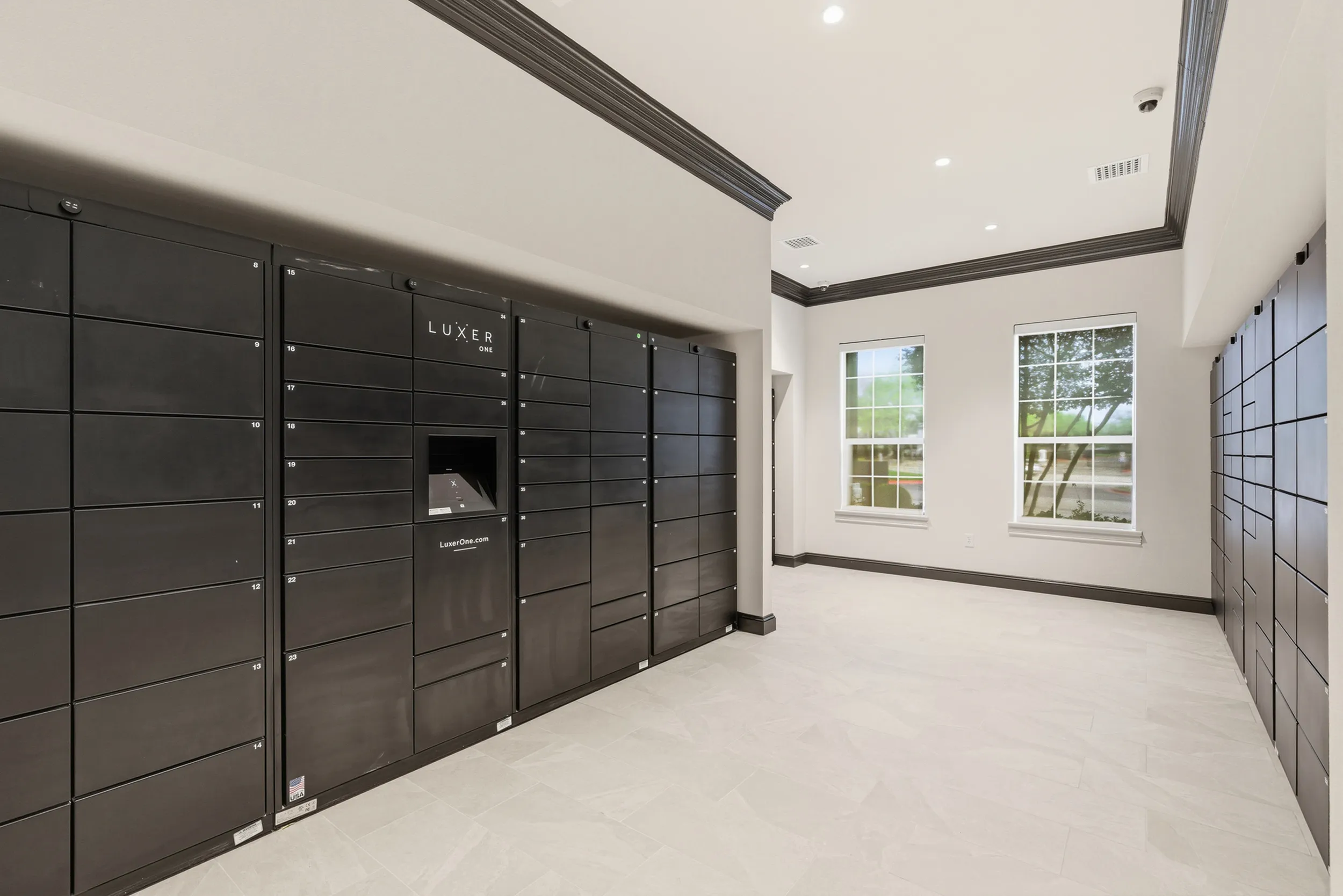 Luxor Package Locker System