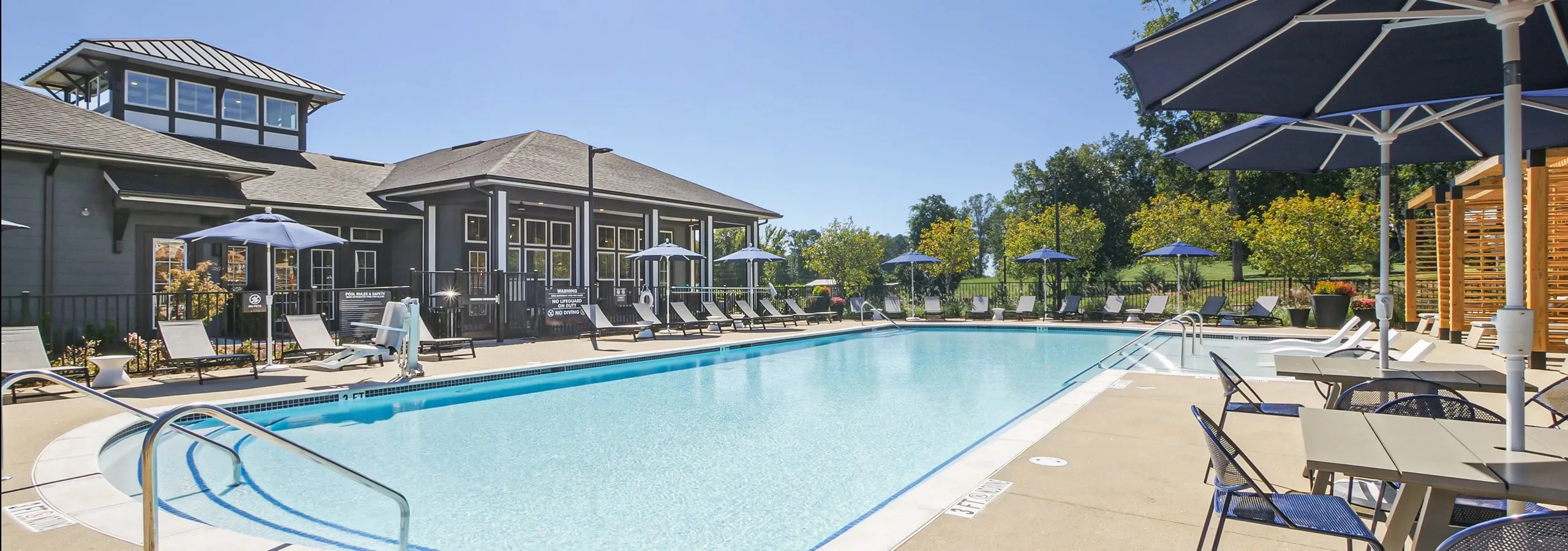 Advenir at Mallory Lake pool