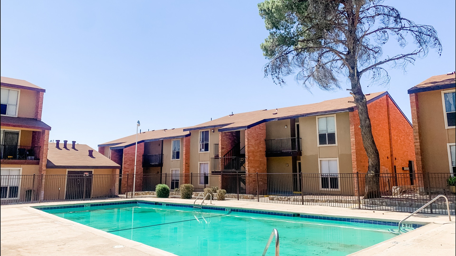 Casa Barranca Pool El Paso Apartments
