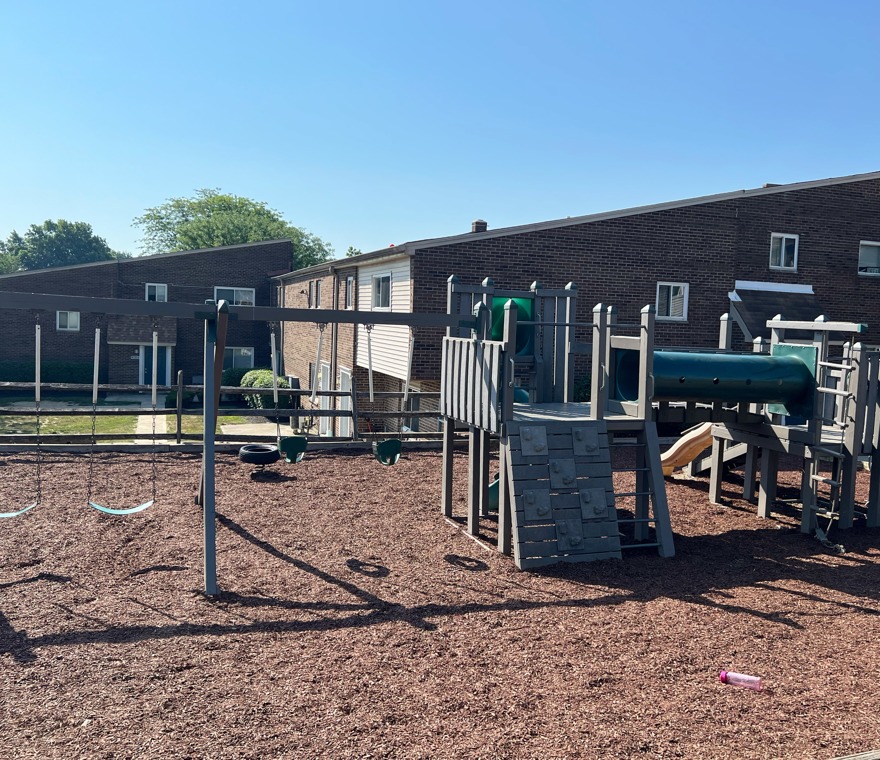 crescent ridge apartments community amenities childrens playground