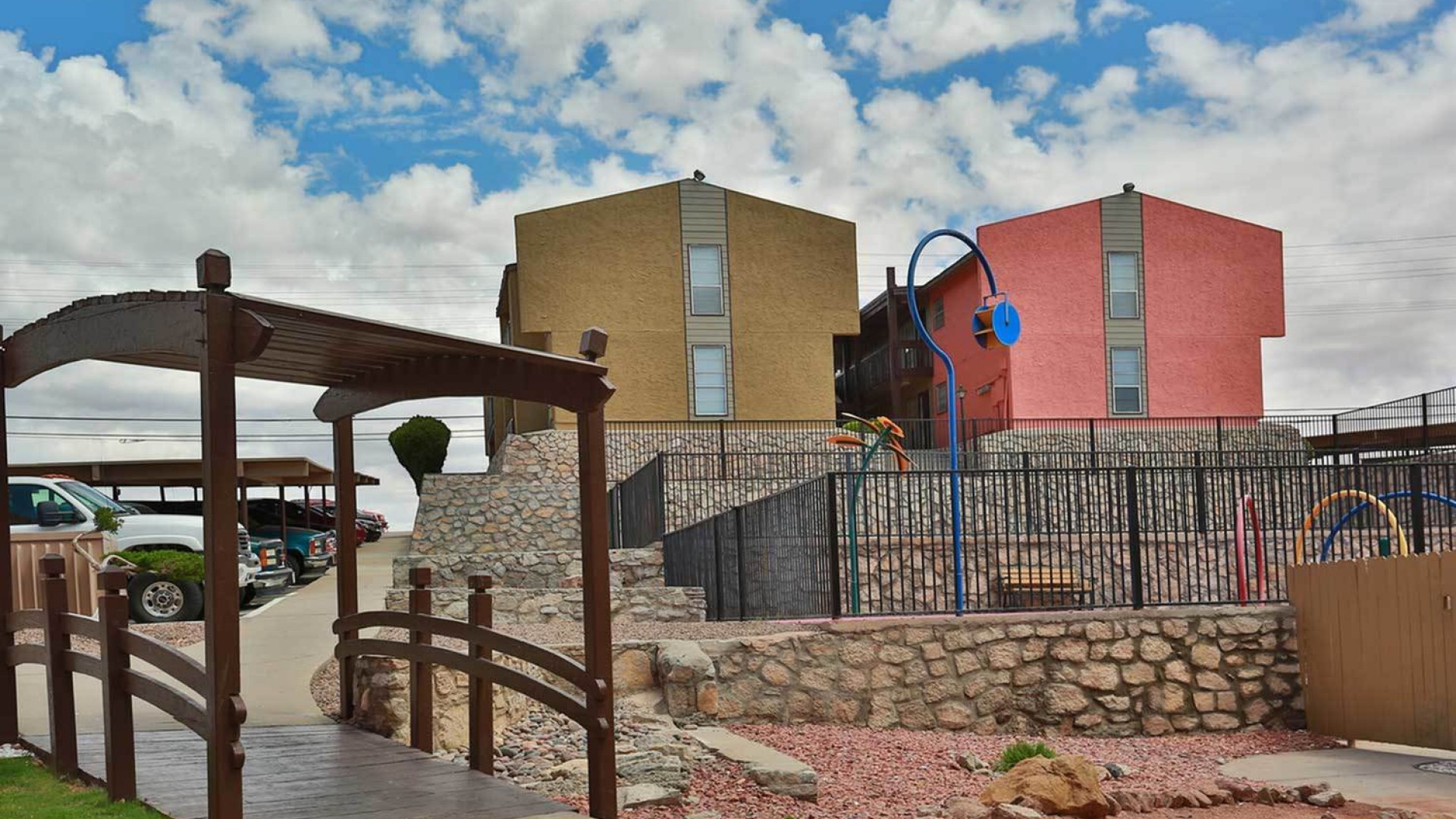 Luna Verde Apartments; pet friendly; one, two, three bedrooms; El Paso, TX near Fort Bliss UTEP