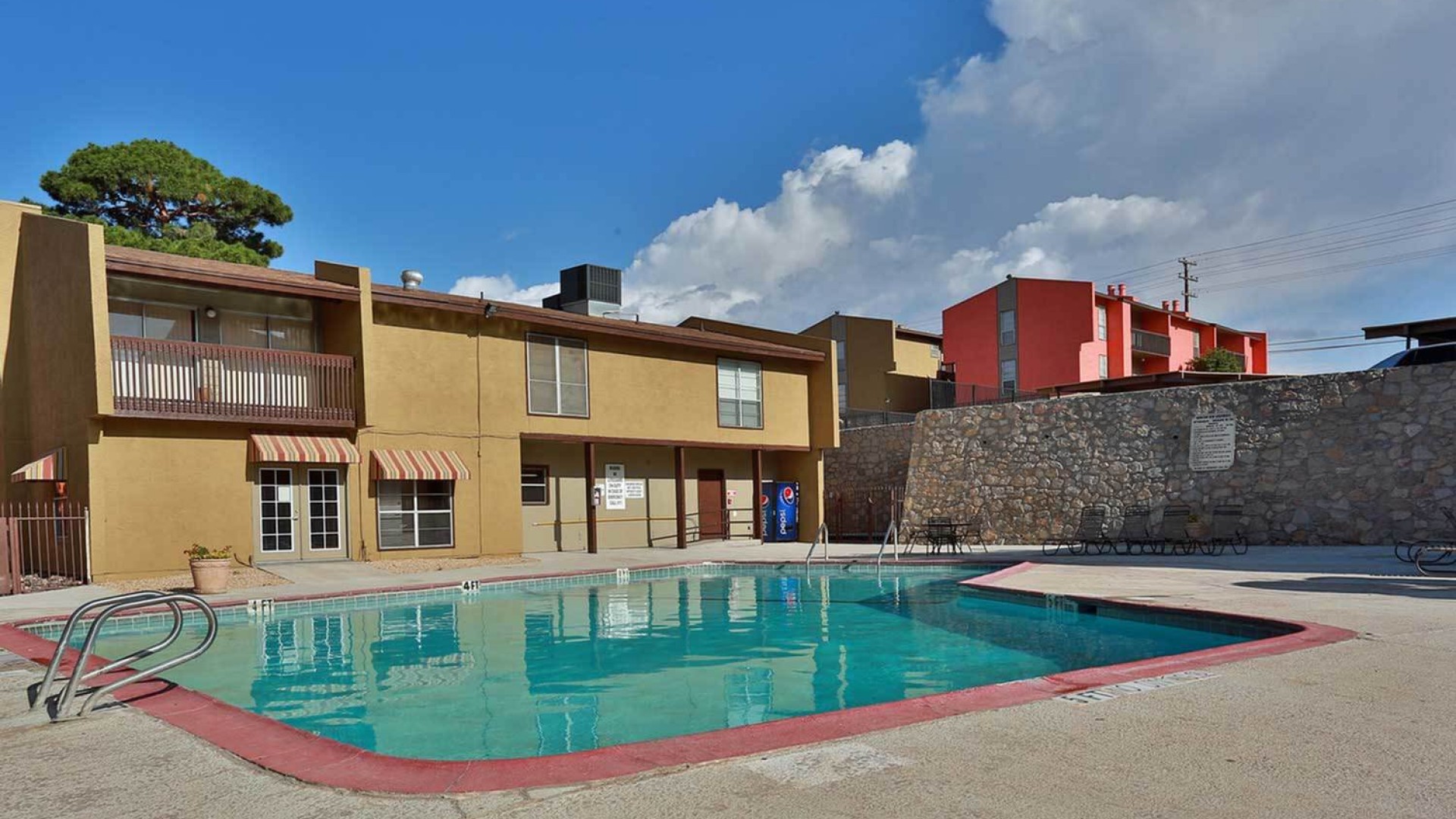 Luna Verde Apartments; pet friendly; one, two, three bedrooms; El Paso, TX near Fort Bliss UTEP