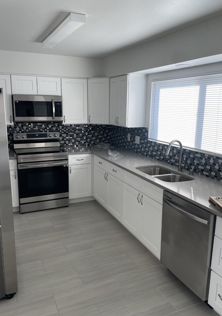 Updated Kitchen Stainless Steel Appliances Apartments Santa Fe