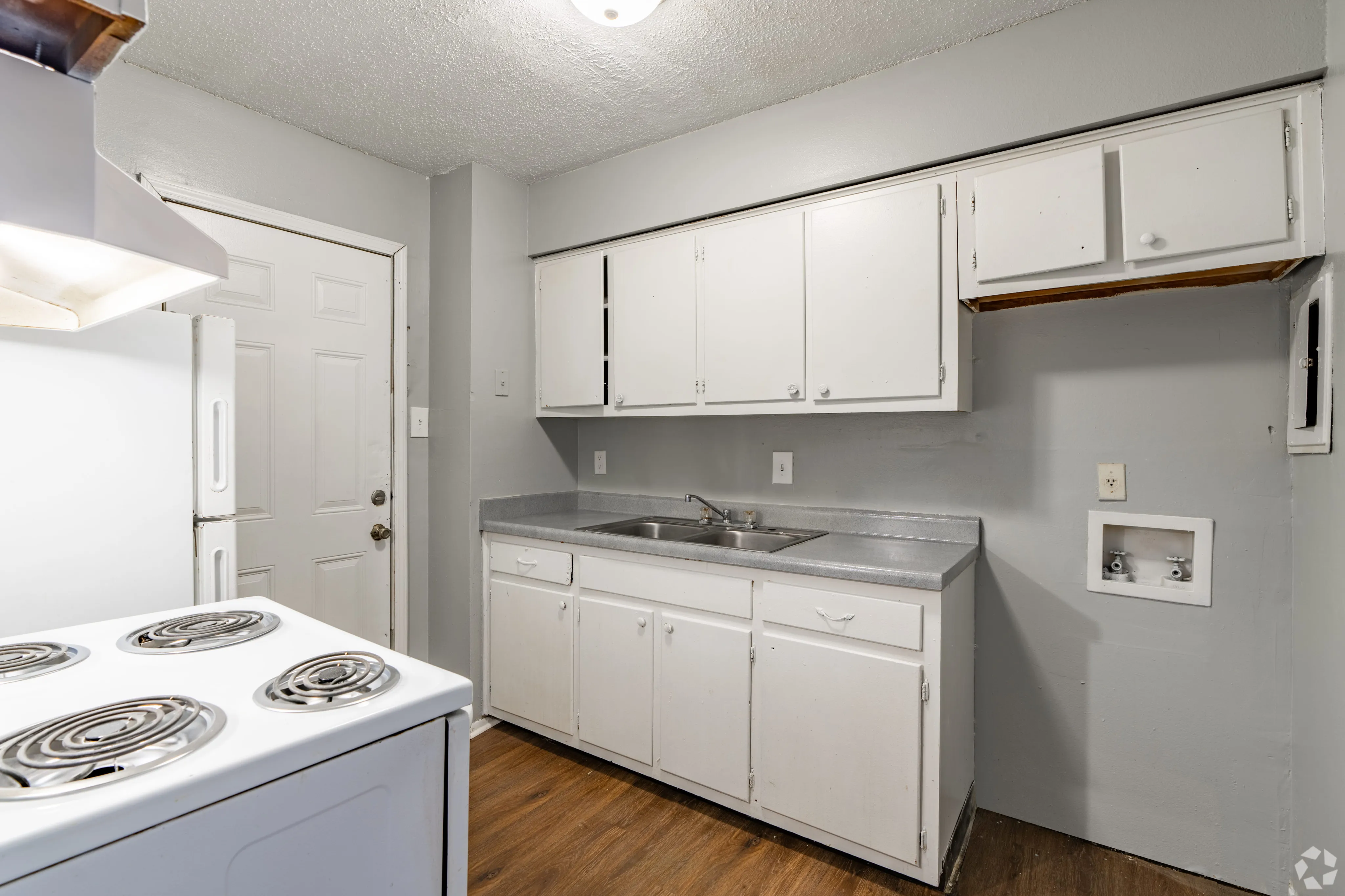 Colonial Village Apartments in Memphis Tennessee - 2 Bedroom Kitchen