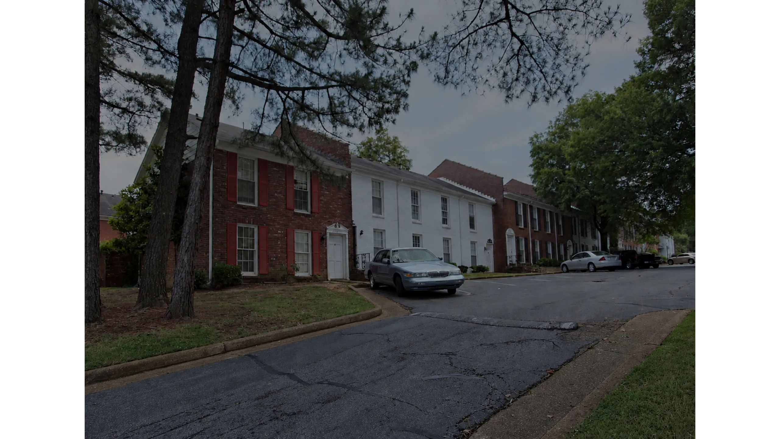 Raleigh Court Townhomes - Exterior View
