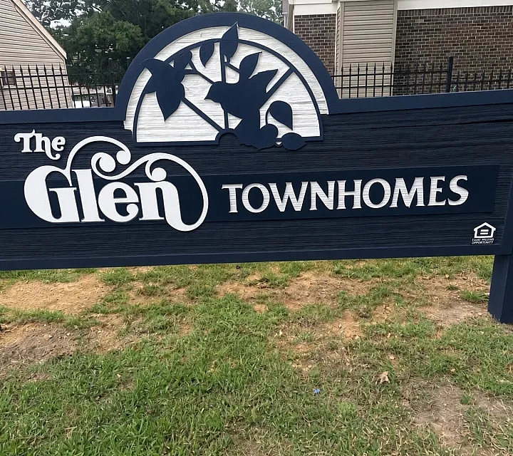 The Glen Townhomes - Entrance Sign