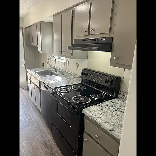 The Glen Townhomes - Granite Countertops