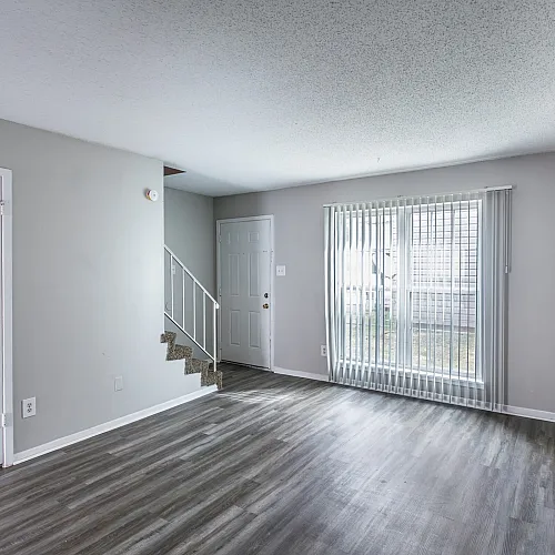 Avery Park Apartments - Bright Living Room