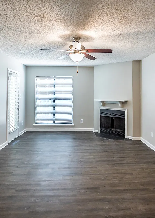 The Meadows Apartments - Spacious Living Room