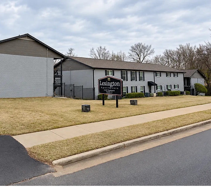 Lexington Apartments in Memphis - Entry Sign