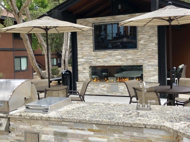 Outdoor Fire wall, BBQ, lounge