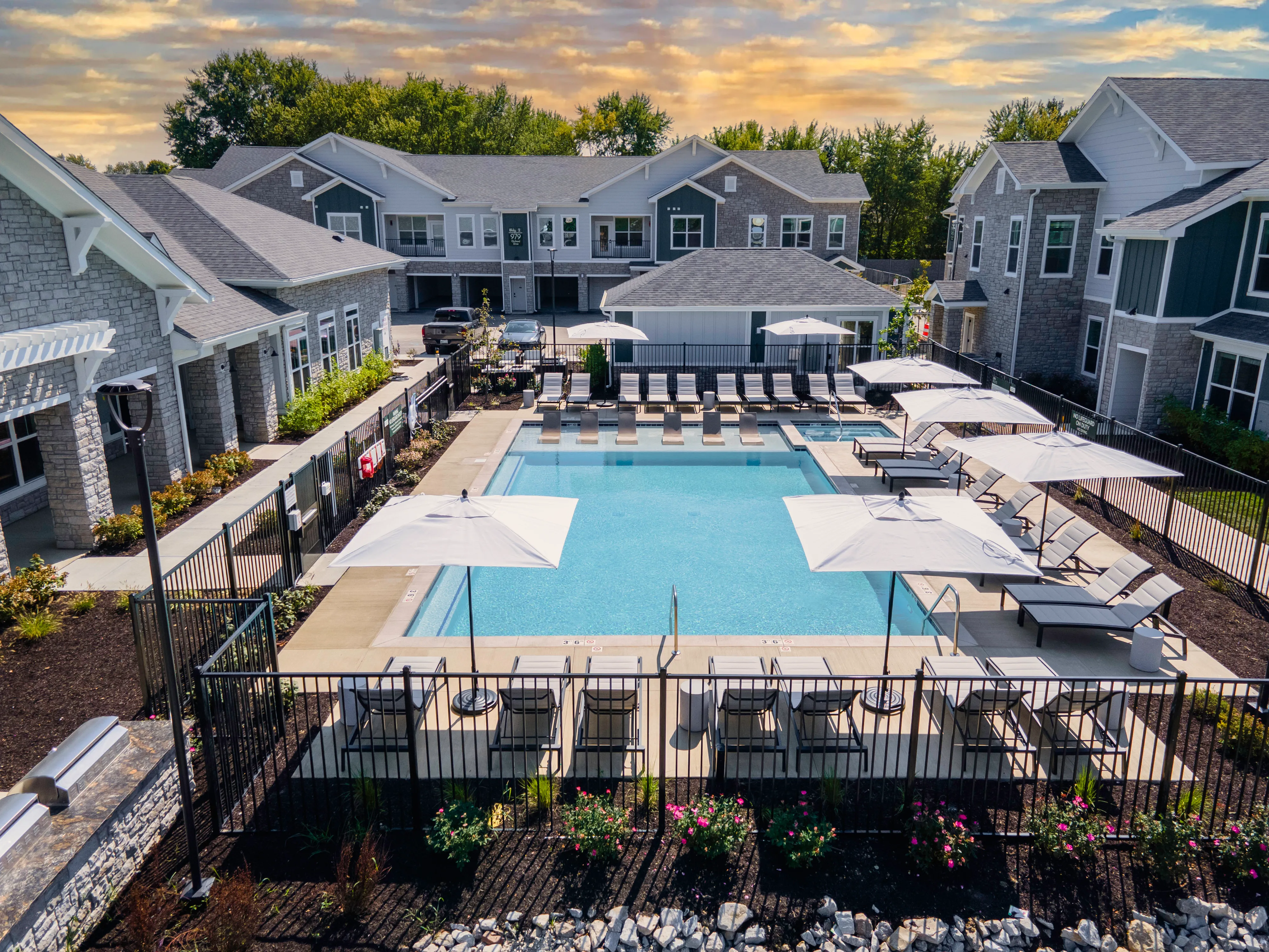 Resort Style Pool & Spa