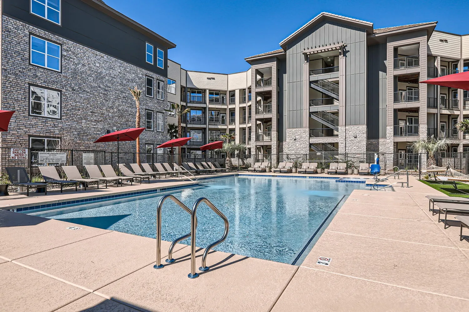 Resort Style Pool & Spa