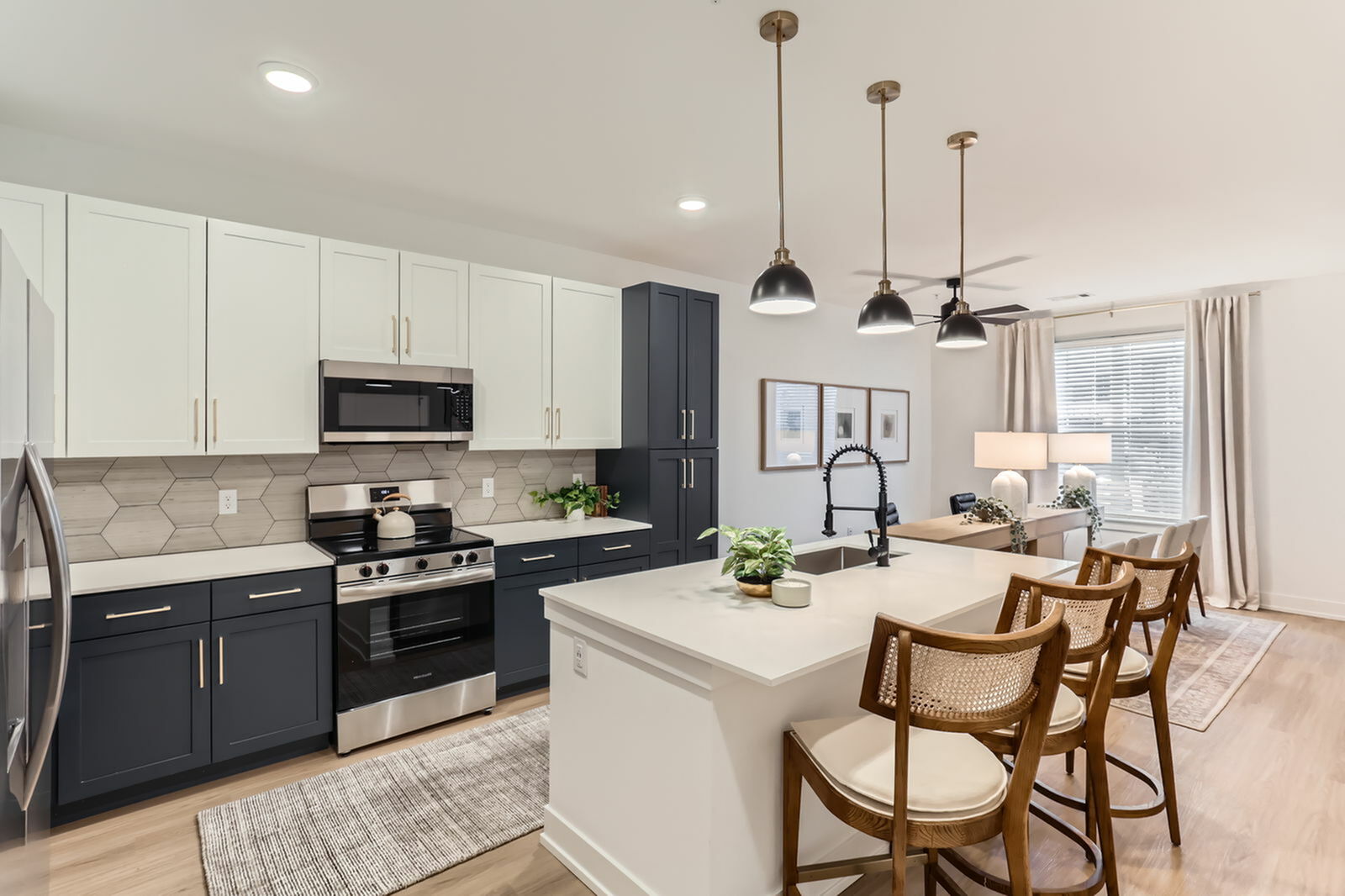 Large Kitchen Islands w/ Peninsula Seating