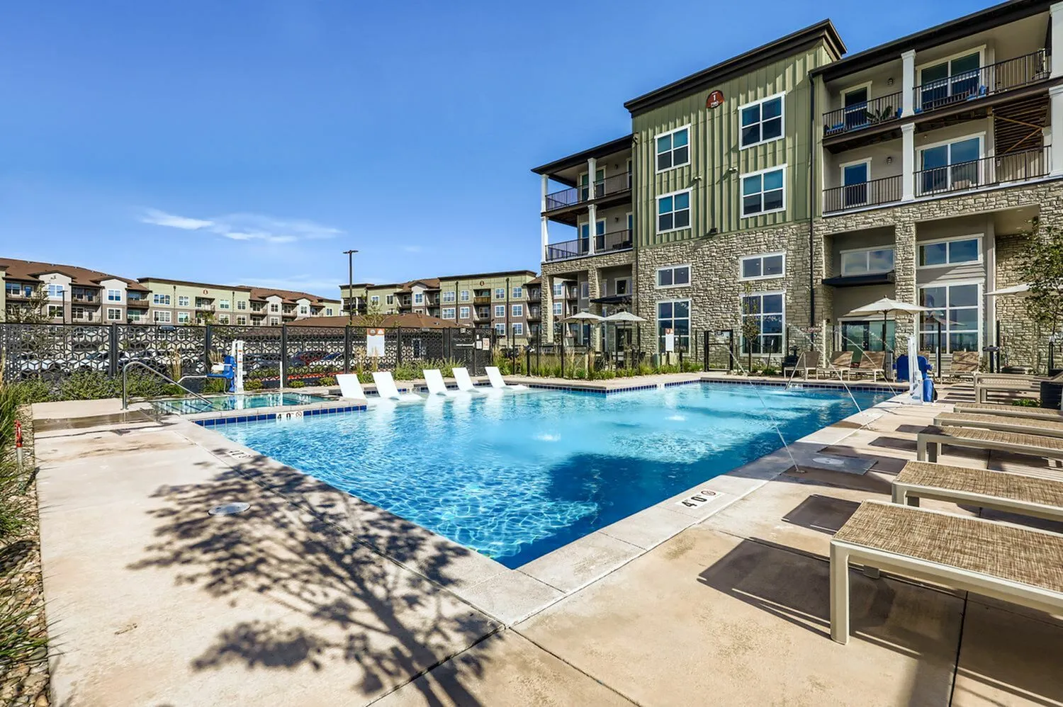 Resort Style Pool & Spa