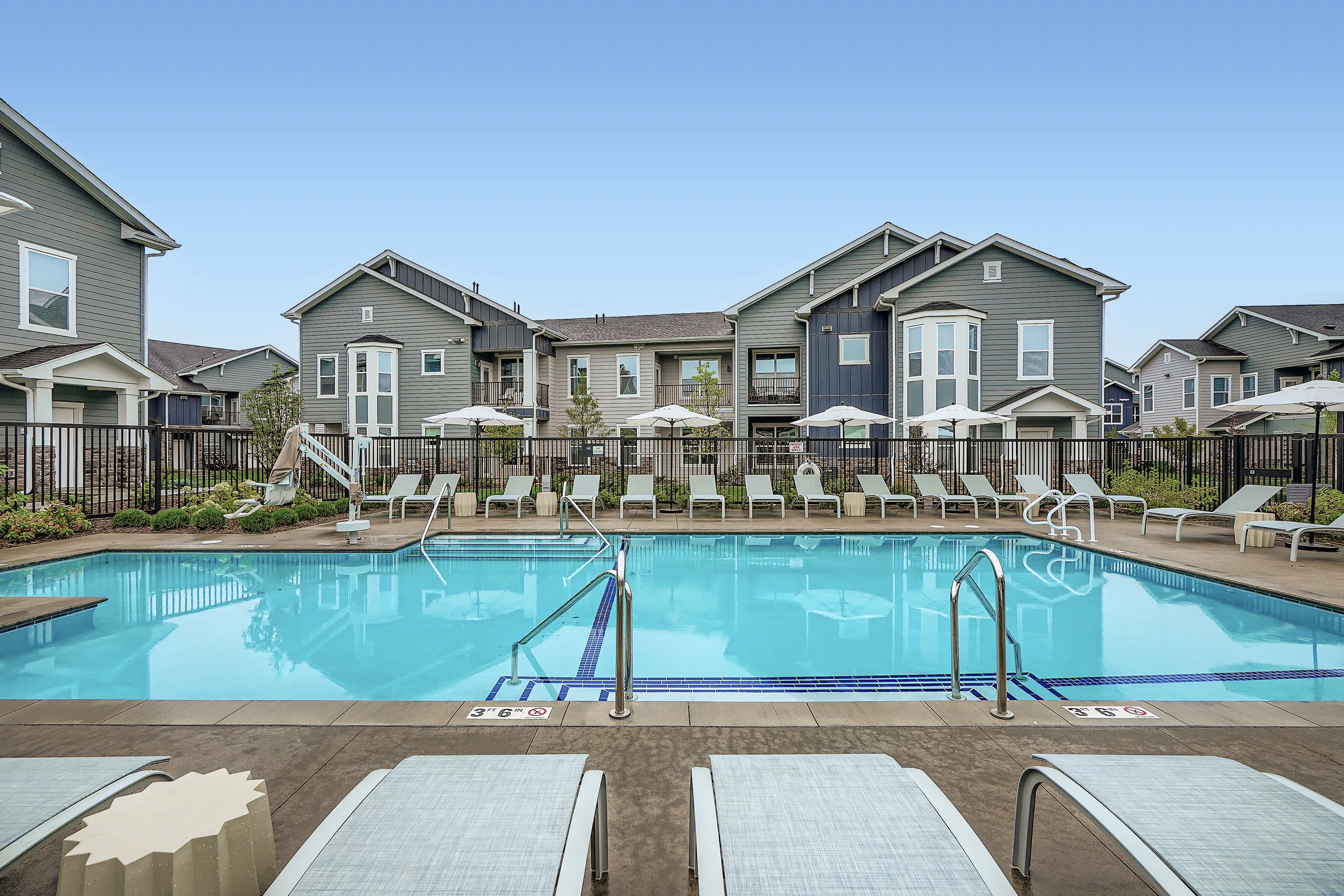 Resort Style Pool & Spa